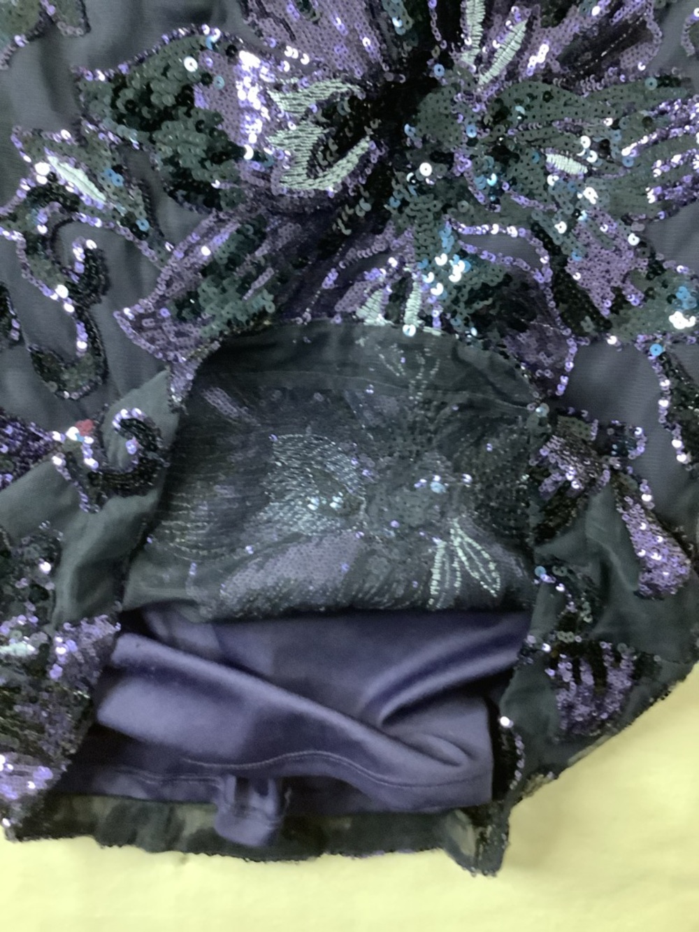 White House Black Market Sequin Sheath Dress in Deep Navy Size 2 - Picture 7 of 10